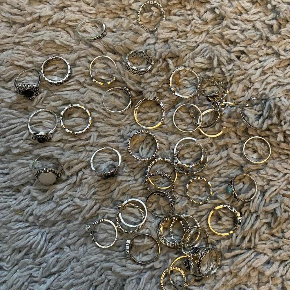 Pack of silver rings
